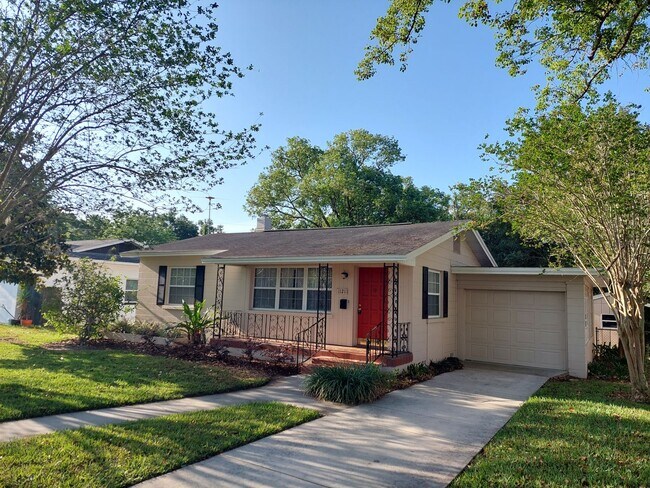 Building Photo - Charming Home in Hollingsworth Area, Near ...