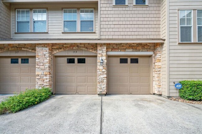 Foto del edificio - 33 Scarlet Woods Ct