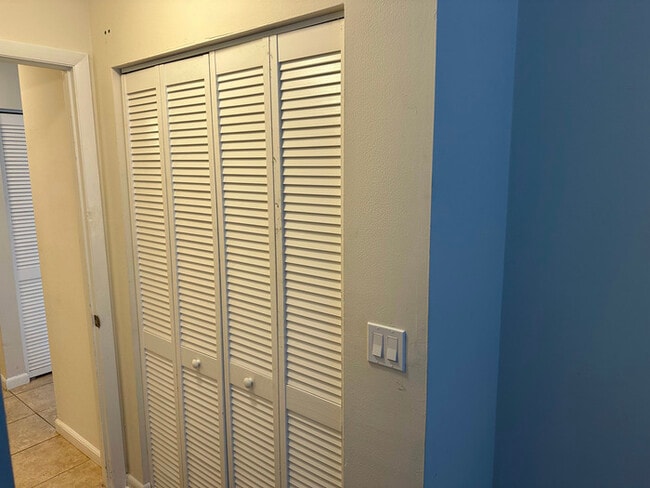 Building Photo - 2/2 Townhome available in Jupiter!