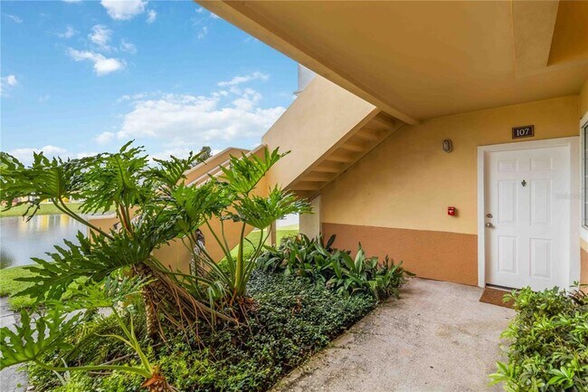 Building Photo - 1050 Villagio Cir
