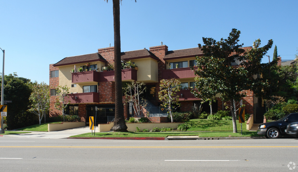 Foto del edificio - 1969 S Beverly Glen Blvd