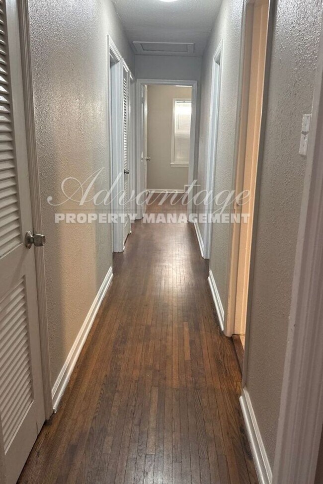 Building Photo - Very Nice Newly Updated Home in Frayser - ...