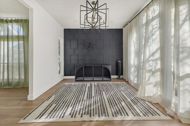 Building Photo - 8405 Greenspoint Dr