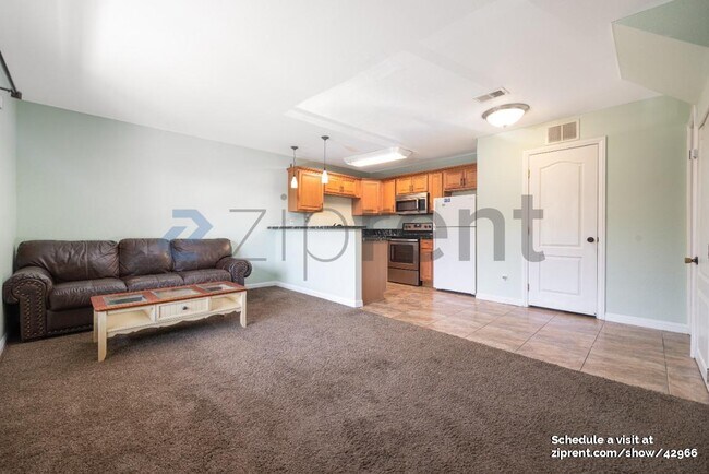 Foto del edificio - 221 Westlake Dr