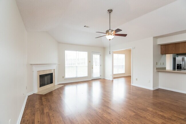 Foto del edificio - 6940 Brady Hill Dr