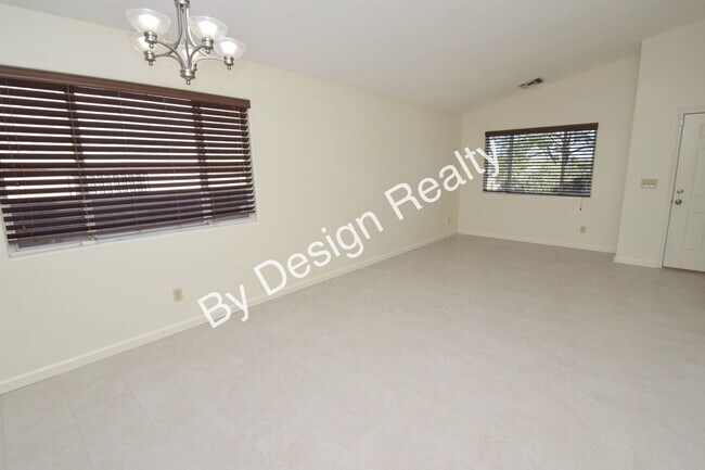 Foto del edificio - West Side - Rancho De Colinas- 3 Bed 2 Bath with Private Pool - Hillside & Mountain Views