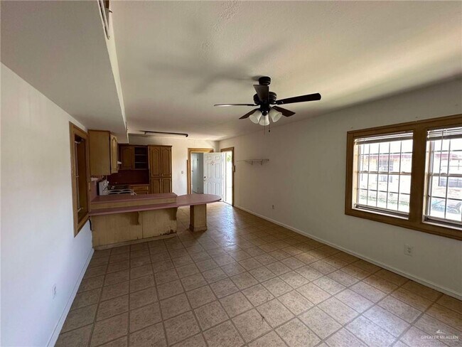 Building Photo - 6 Cisne St