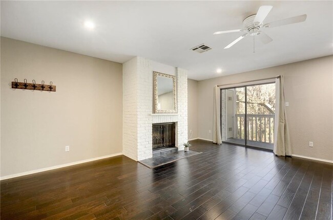 Building Photo - 3839 Dry Creek Dr