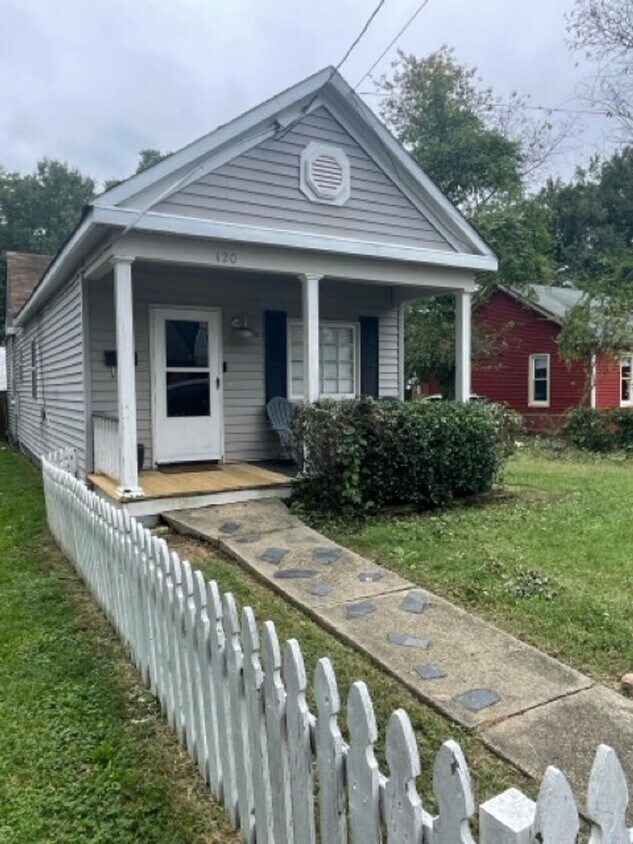 Foto principal - Charming 2 Bedroom Richmond Home