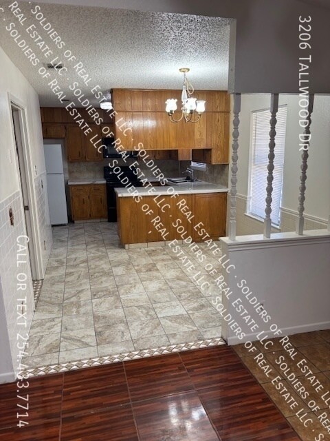 Foto del edificio - 3206 Tallwood Dr