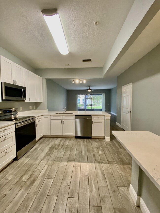 Building Photo - 6396 Daysbrook Dr