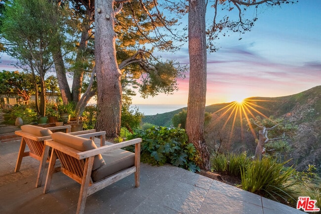 Foto del edificio - 16798 Charmel Ln