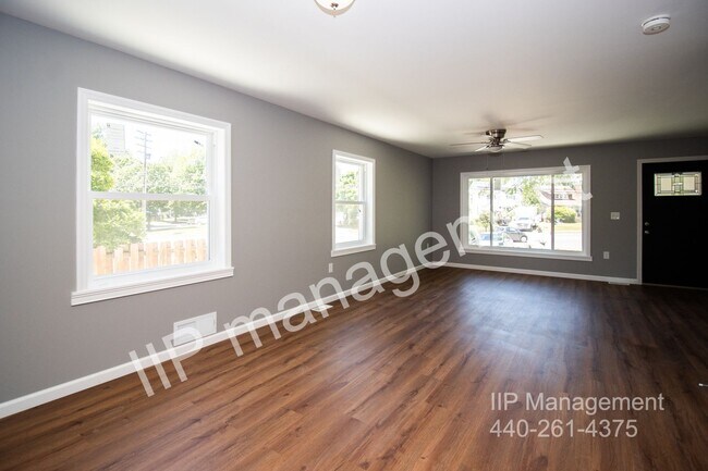 Building Photo - Make this beautiful brick colonial duplex ...