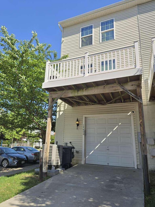 Foto del edificio - 14600 Featherstone Gate Dr