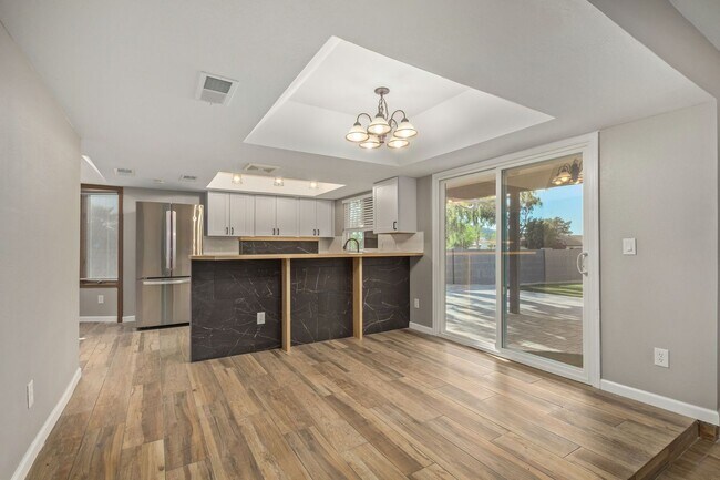 Building Photo - Central & Thunderbird 3 bdrm 2 bath Home w...