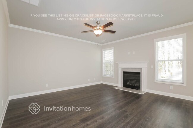 Foto del edificio - 821 Alder Grv Trce