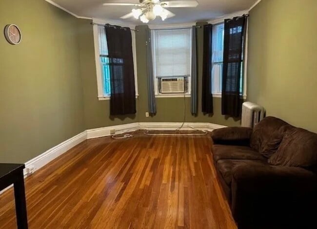 Building Photo - 380 Riverway