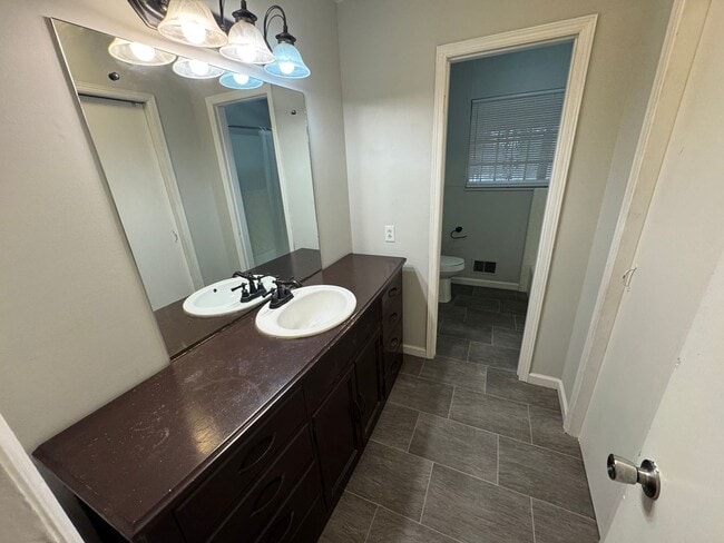 Building Photo - Hueytown