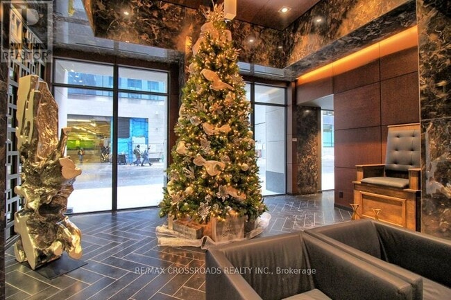 Building Photo - 70 Temperance St