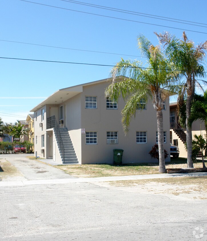 Building Photo - 1230 NE Krome Ter