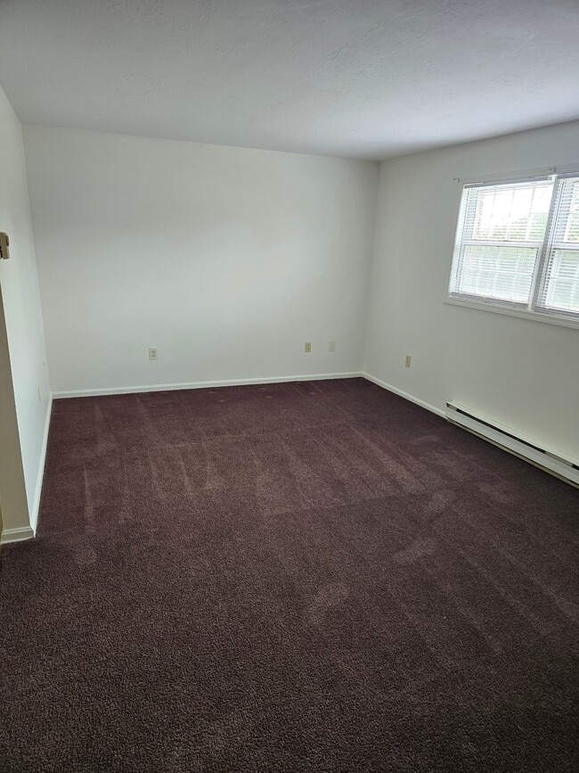 Building Photo - 1341 E Highland Ave