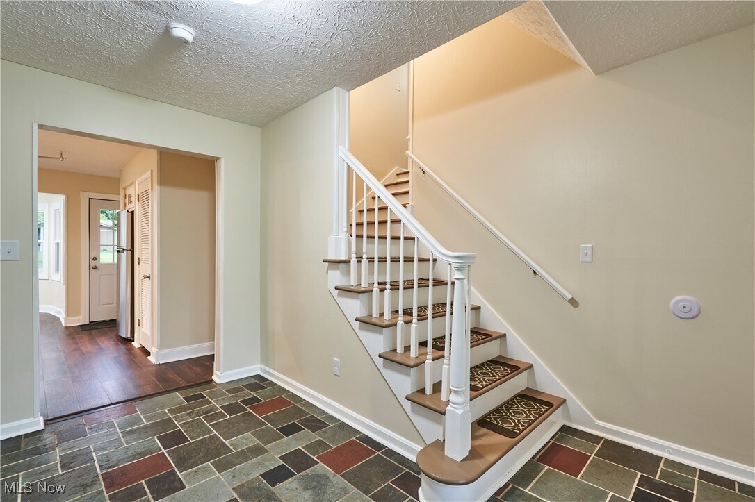 2635 Martin Rd Akron, OH 44333 – photo 2
