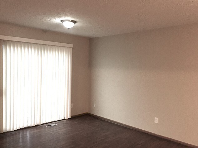Foto del edificio - 3448 Dristor Dr