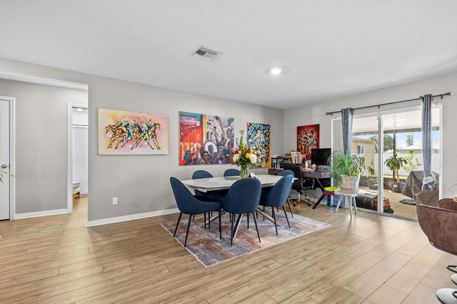 Foto del edificio - 2626 SW Monterrey Ln