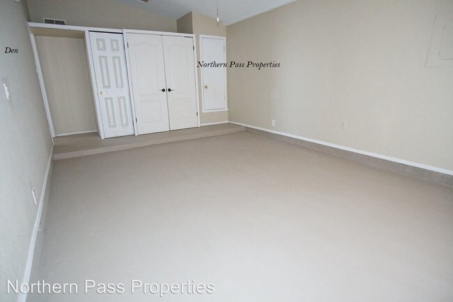 Building Photo - 3 br, 2 bath House - 10901 Bay Bridge