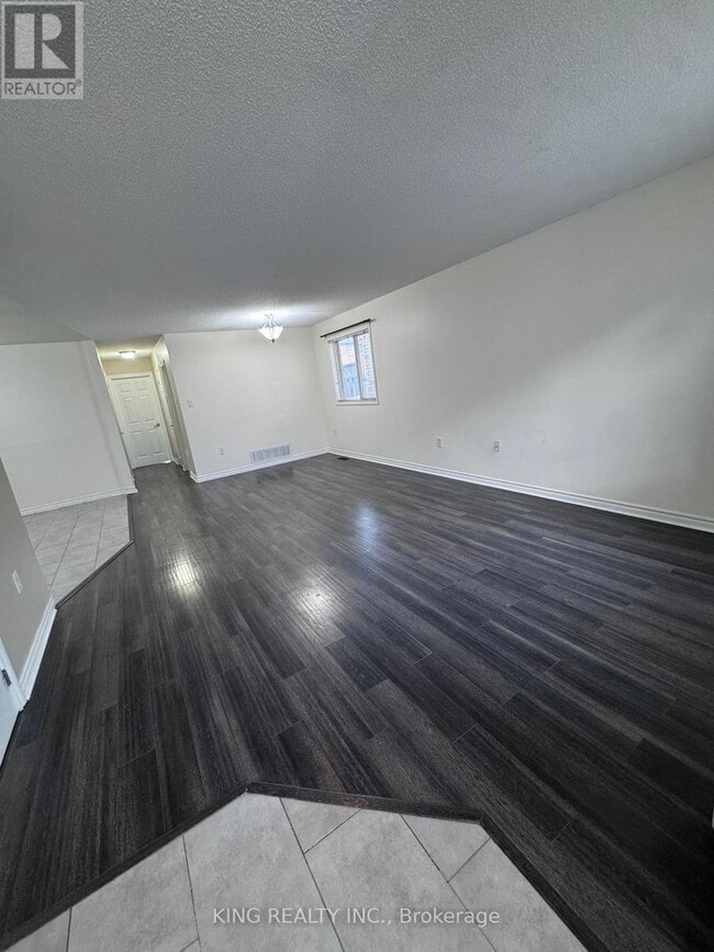 Building Photo - 39 Red Oak Dr