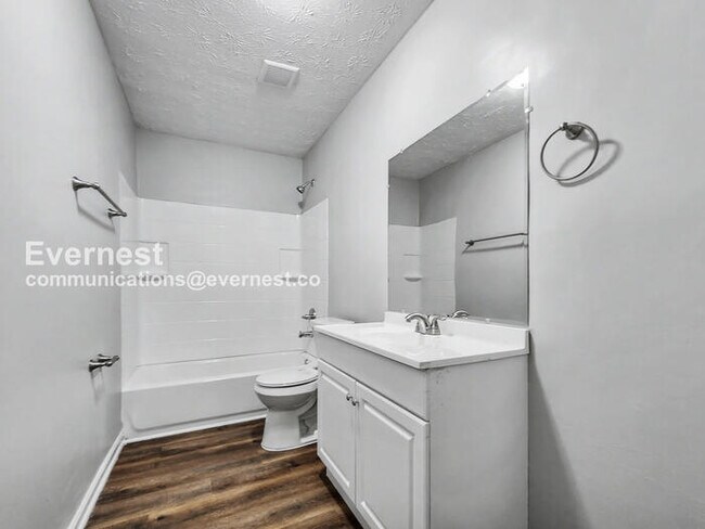 Foto del edificio - 234 Elm Pl