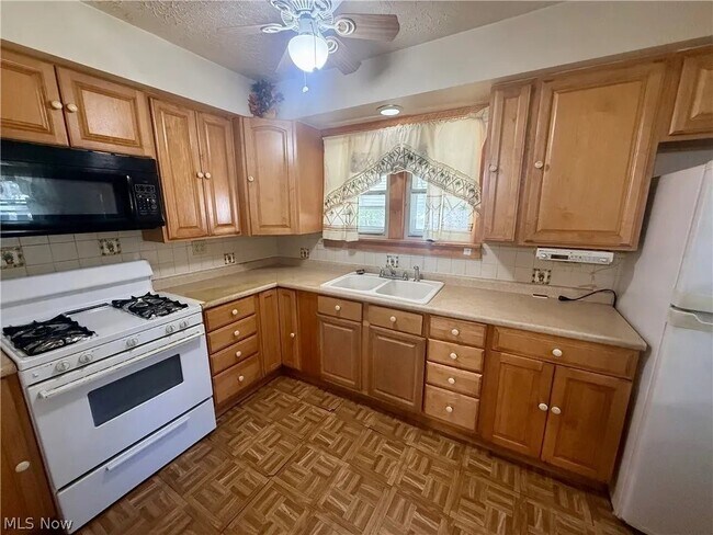 Foto del edificio - 1056 Homewood Ave SE