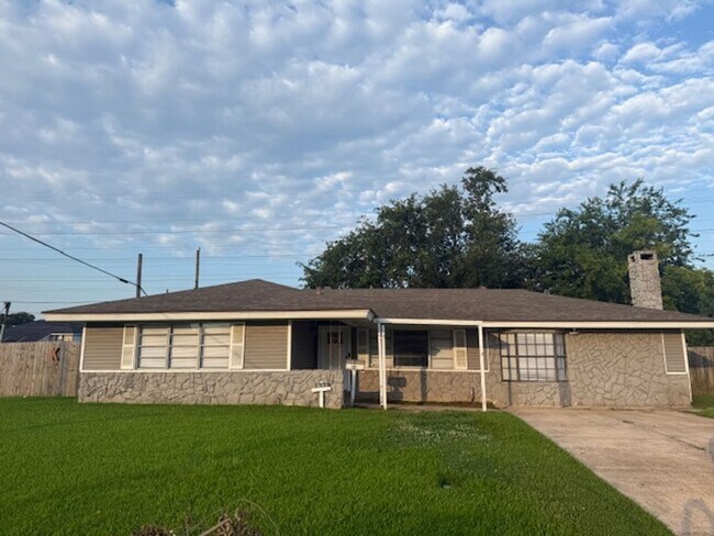 Building Photo - February movein