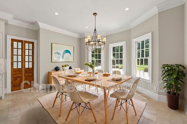 Building Photo - 532 Springvale Rd