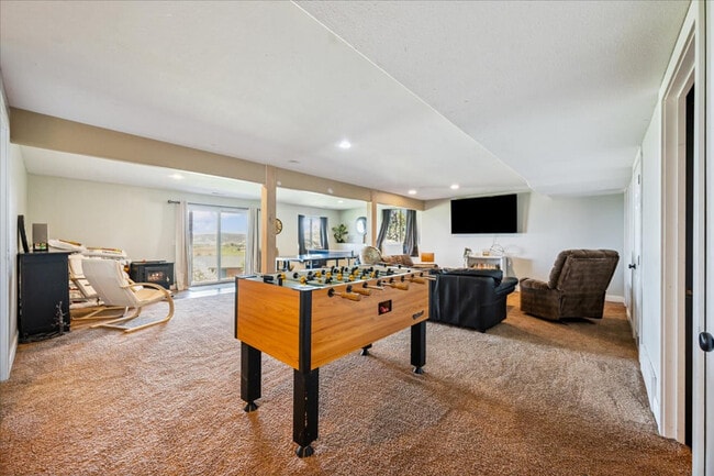 Building Photo - 3213 Hemlock Ct