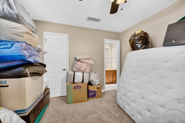 Foto del edificio - 3203 Tealwood Pl