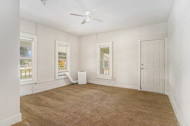 Foto del edificio - 111 W Atchley Ave