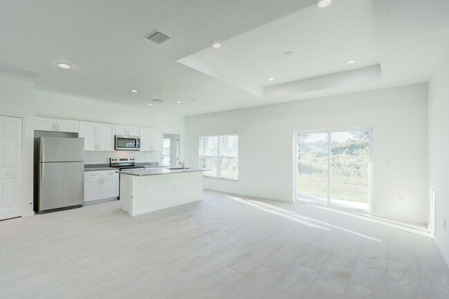 Foto del edificio - Brand New 3/2/2 + Den-Great location in SW...