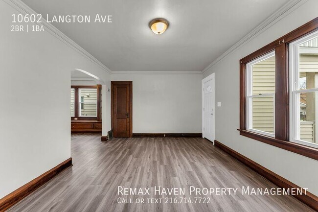 Foto del edificio - 10602 Langton Ave DN, Garfield Heights- Sp...