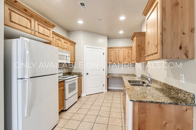 Building Photo - 114 S Willow Cir Loop