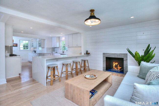 Foto del edificio - 537 Penfield Rd