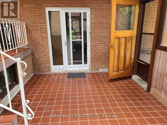 Building Photo - 2379 Hensall St