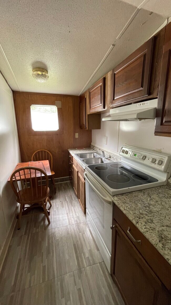Building Photo - 146 Sandridge Ln