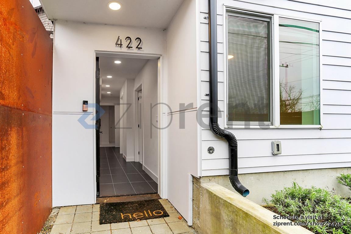 Foto principal - 422 16th Ave S