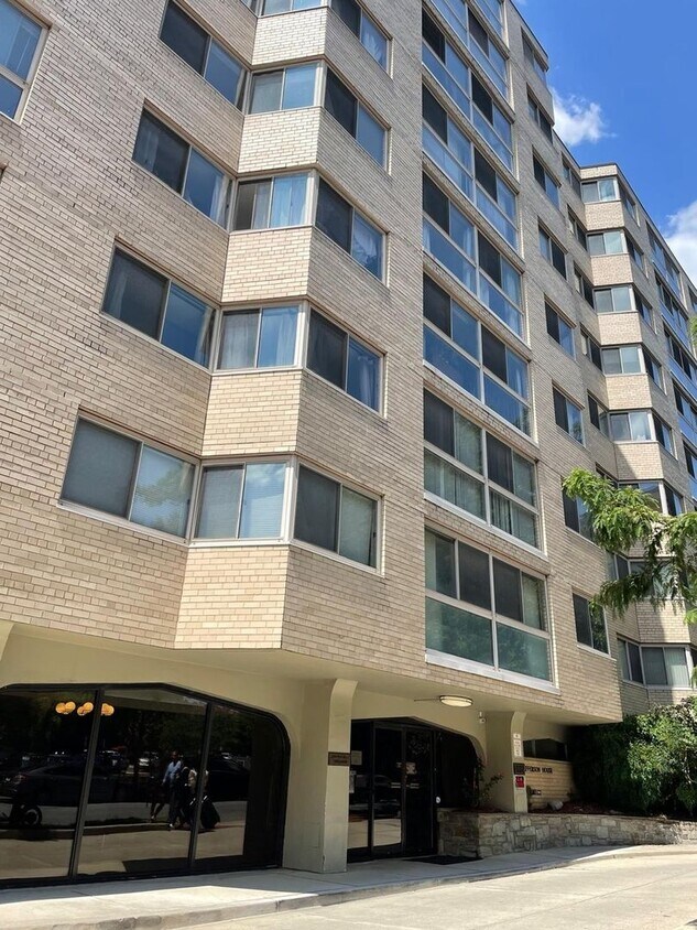 Primary Photo - Charming 2BR Condo in Foggy Bottom