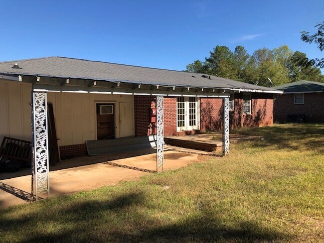 Building Photo - 3 Bedroom 1.5