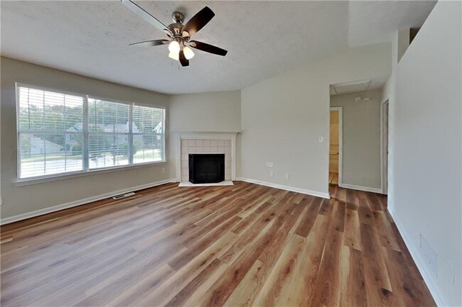 Building Photo - 1020 Sycamore Summit