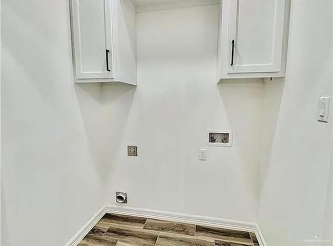 Building Photo - 2304 E Tamarindo Ave