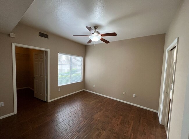 Building Photo - 2 Bedroom Condo in Summerlin with Garage