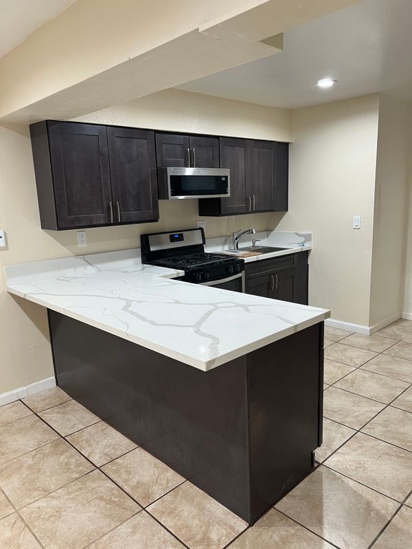 Foto principal - 884 N Cota St